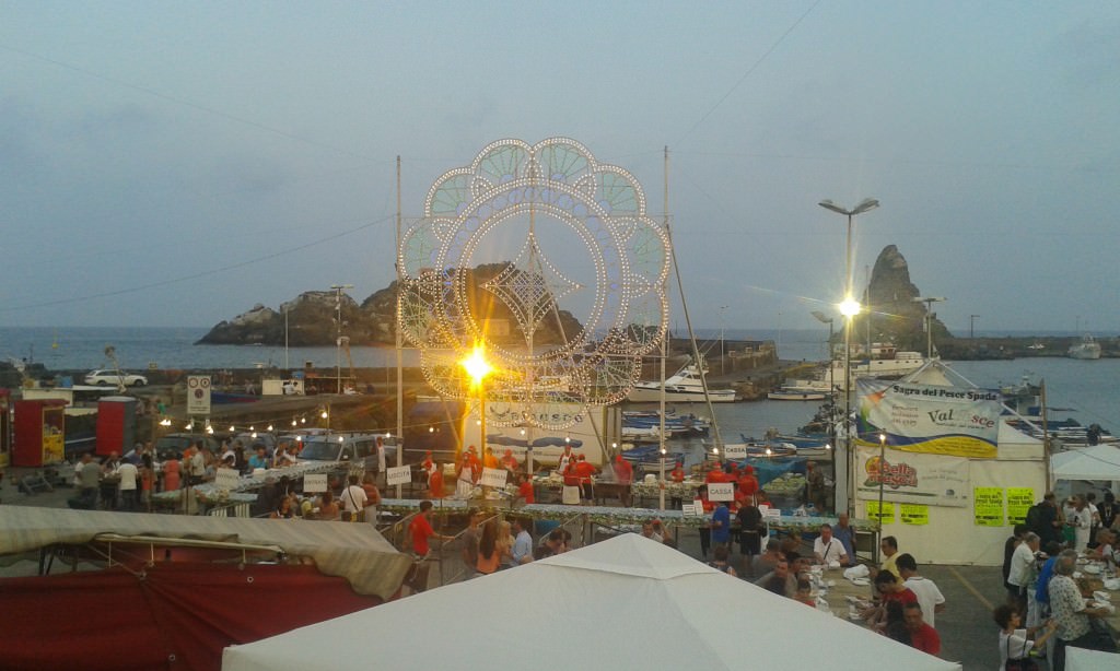 Ad Aci Trezza gran finale del “bis” della “Sagra del pesce spada”